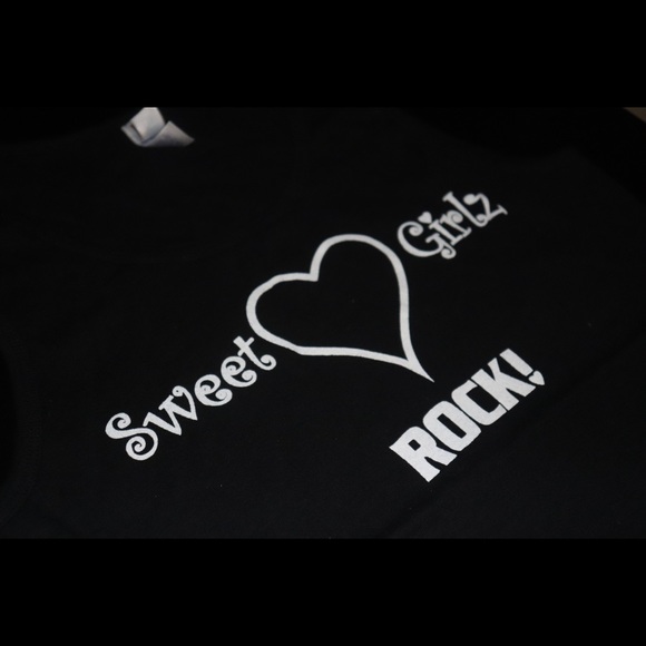 “ Sweet Girls Rock!” women’s Crop top (Black/white) - Picture 2 of 2